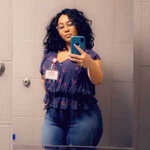 Meet your Posher, Paola